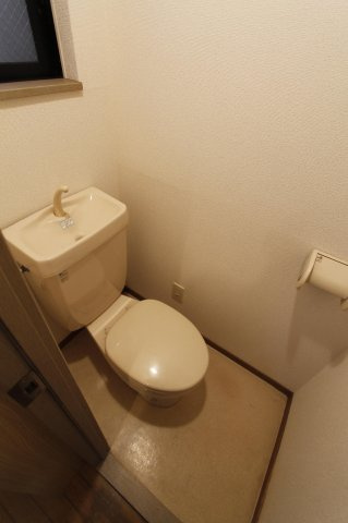 【トイレ】 | メゾンソレイユ | 別号室の写真になります。現況優先。