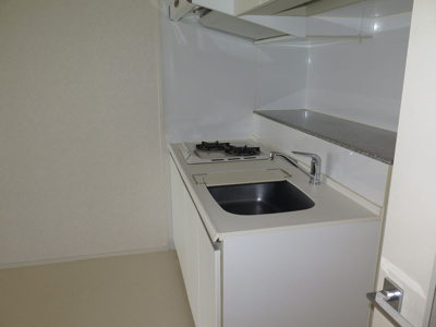 【キッチン】 | プライムスクエア | 別号室の写真になります。現況優先。