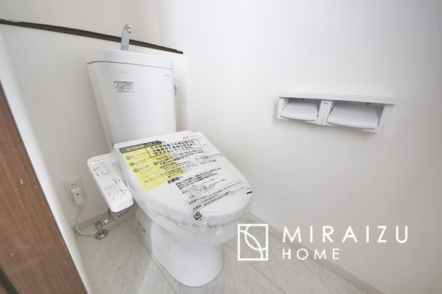【トイレ】 | おしり洗浄、ビデ洗浄、暖房便座の機能を標準装備。トイレットペーパーの無駄遣いを防ぎ、肌を傷つける心配がありません♪