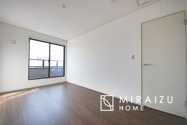 【寝室】 | 暮らしやすさを考えたプランで快適な現地ロケーションを実現。安らぎに満たされる、ゆとりのある日々を過ごせます♪