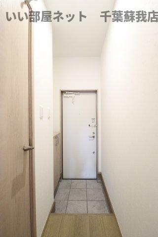Ｓマリーナー蘇我の玄関|収納もある玄関です