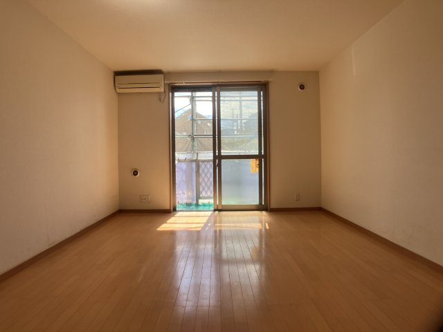 リヴェール市川Ｃ棟の洋室