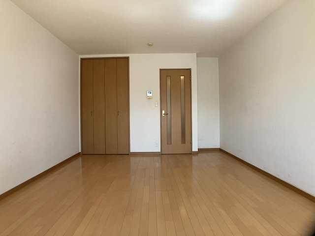 リヴェール市川Ｃ棟の洋室