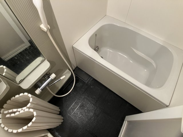 リヴェール市川Ｃ棟の浴室