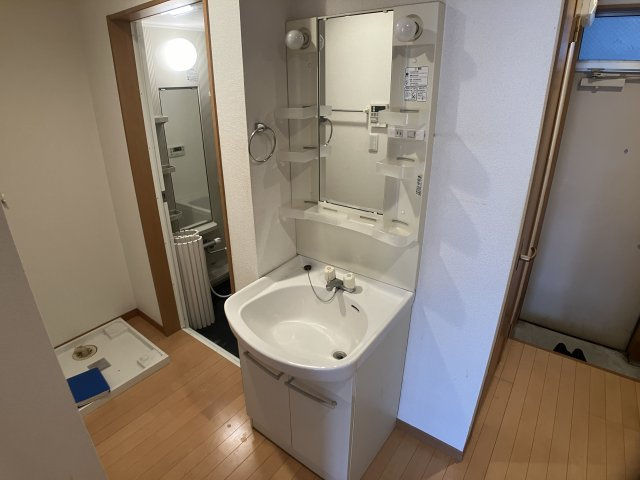 リヴェール市川Ｃ棟の独立洗面台