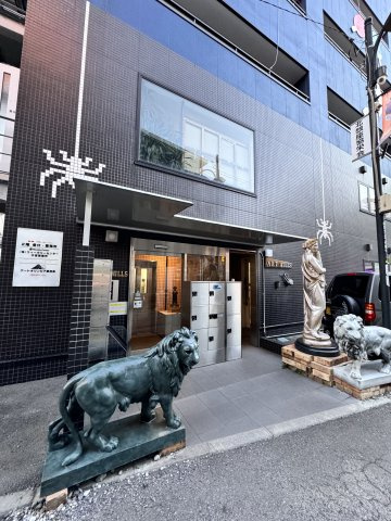 アートヒルズのエントランス