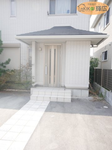 姫路市町坪　中古戸建の玄関