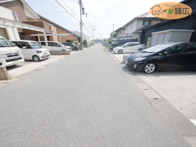 姫路市町坪　中古戸建の前面道路含む現地写真