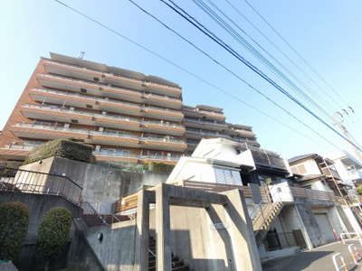 【外観】 | ヴィルヌーブ横浜西谷 | 総戸数69戸、1992年1月築、管理人は日勤勤務につき管理体制良好です♪