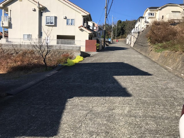 岩出市山田・土地・56817の前面道路含む現地写真