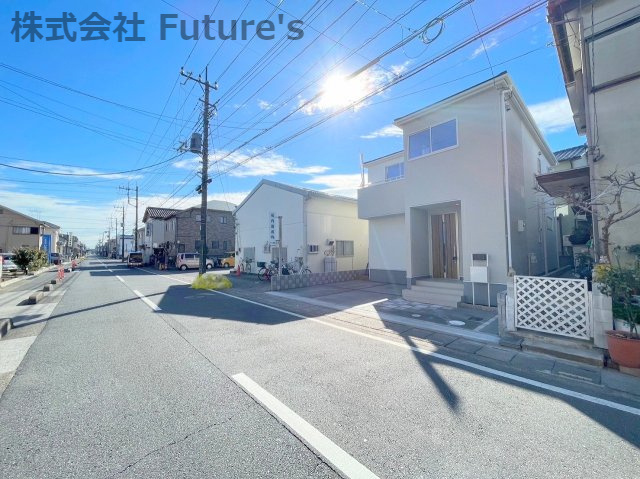 三郷市戸ケ崎1丁目　新築戸建　全1棟　1号棟の前面道路含む現地写真|前面道路含む現地写真です。