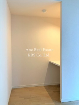 【その他】 | アビエール松屋町 | フリースペースがあります！机付き！