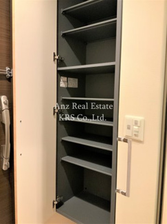 【設備】 | アビエール松屋町 | 玄関には収納力のある天井高シューズボックスがあります！