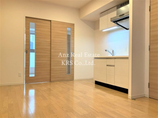 【居間・リビング】 | アビエール松屋町 | 広々約10帖あるLDK！落ち着いた色合いで暖かみがあります！