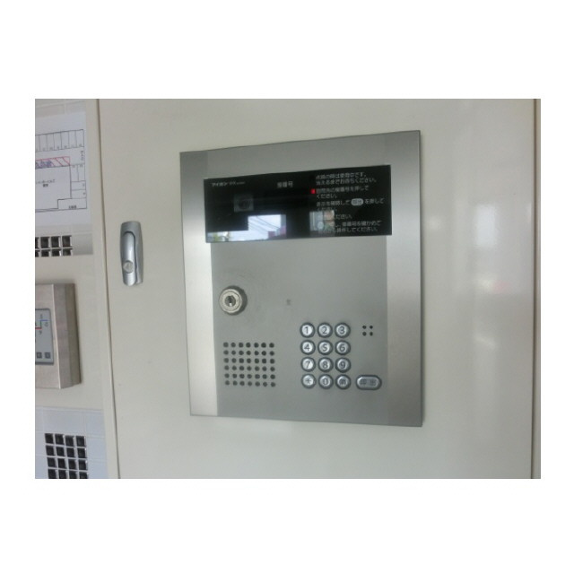 熊本市東区長嶺西２丁目の賃貸マンションのエントランス