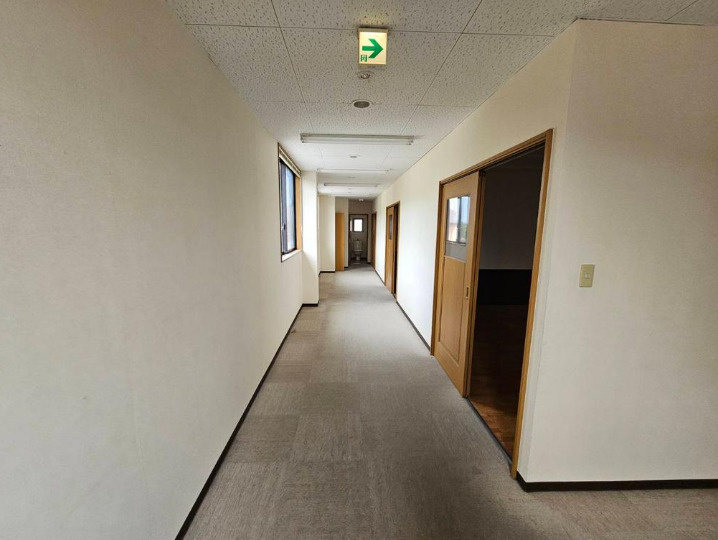 ⼤津市唐崎1丁⽬ 1棟テナントの内装|内装は落ち着いています