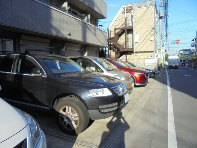 プリムコートの駐車場