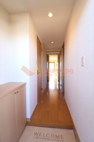 ルネス荒木一番館の玄関|明るい玄関です