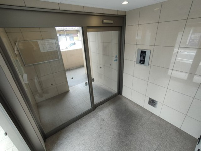 【ロビー】 | カメリア本町 | 清潔なロビーです