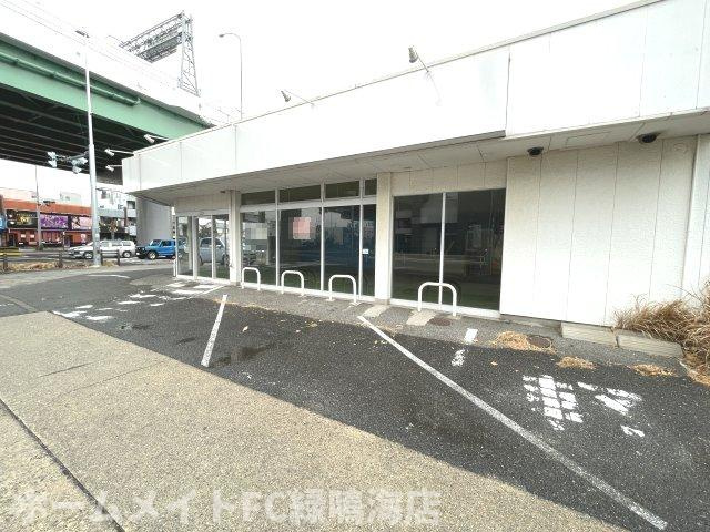 本地通店舗の駐車場