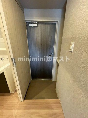 JJCOURT磯路Ⅲの玄関