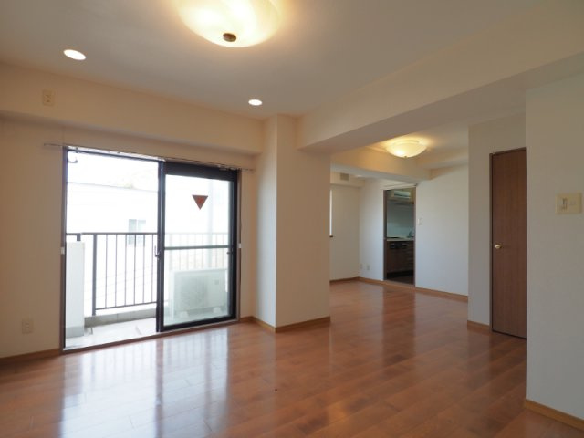 海見え！ライオンズマンション長者ヶ崎海岸海岸の居間・リビング