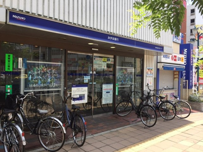 銀行