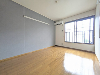 ★洋室6帖・2面採光のお部屋★