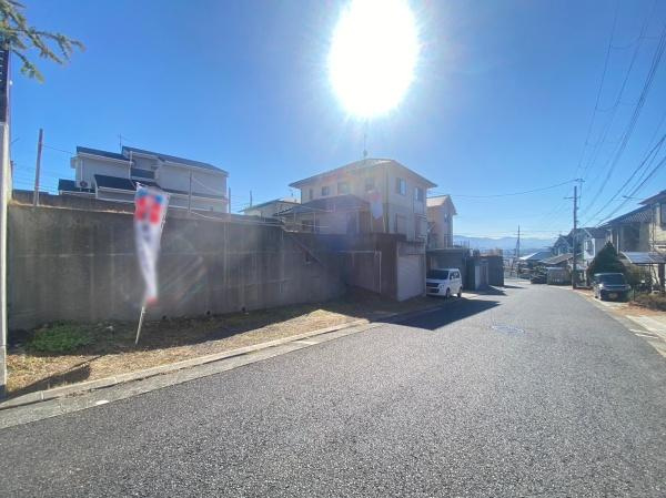 橋本市城山台３丁目土地の前面道路含む現地写真