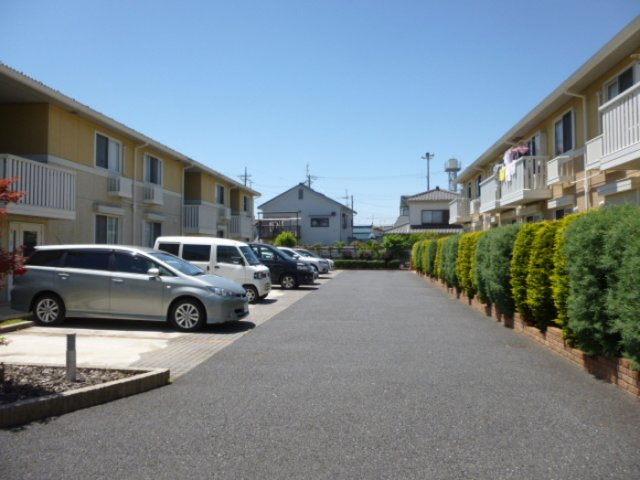 セントアンドリュースA棟の駐車場