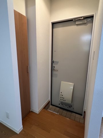 クリスタルコートの玄関