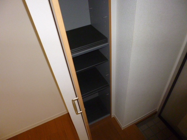 クリスタルコートの玄関