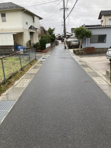 米子市三本松3丁目　土地の前面道路含む現地写真