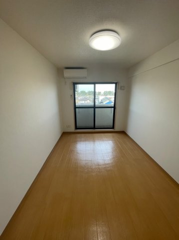 仲介手数料0円！！A・City中川の居間・リビング