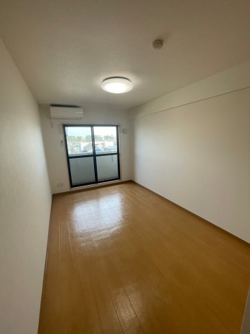 仲介手数料0円！！A・City中川の居間・リビング