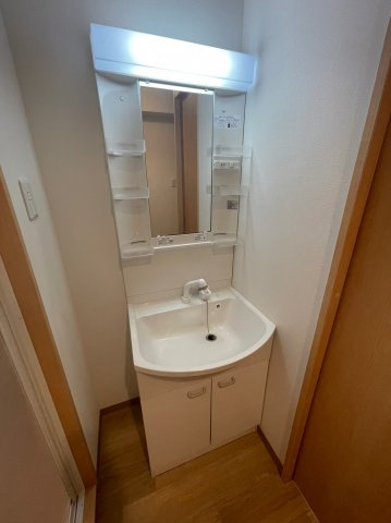 仲介手数料0円！！A・City中川の洗面所