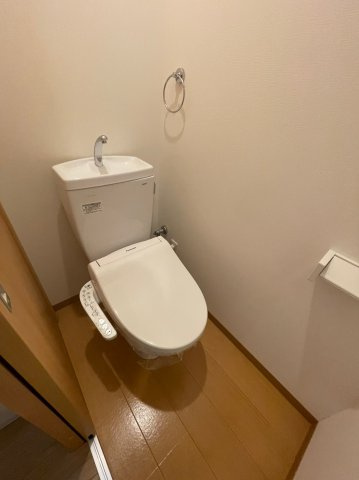 仲介手数料0円！！A・City中川のトイレ