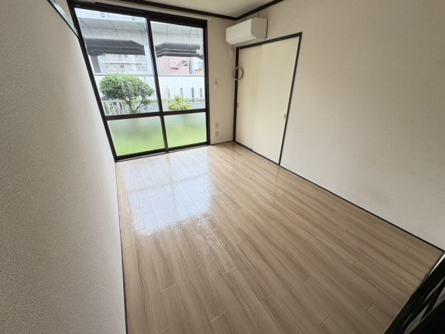 メゾン中山の居間・リビング