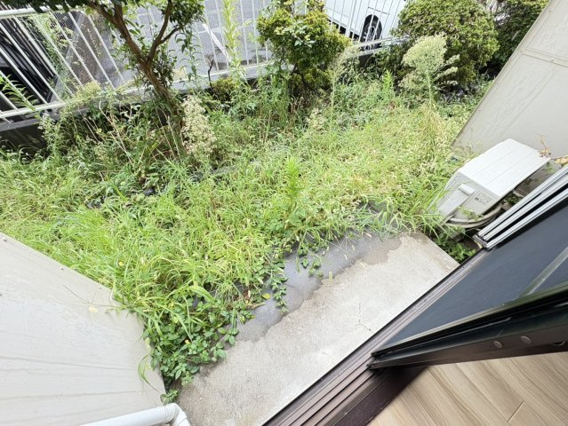 メゾン中山の庭