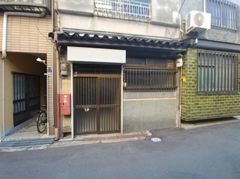 花園町駅前テナントの外観