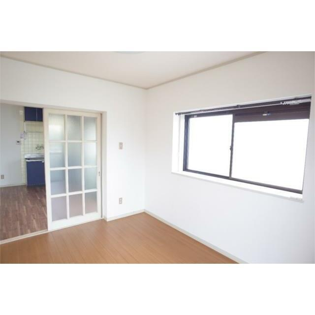 パールハイム市川の居間・リビング