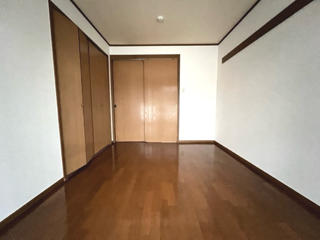 インサイドヒルの洋室