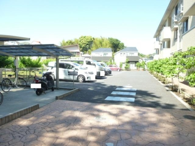 プロスペリティの駐車場