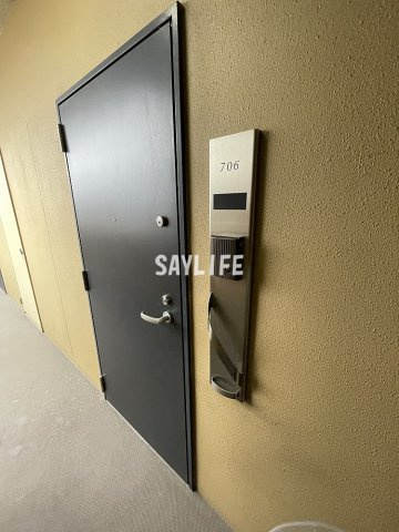 プラディオ徳庵セレニテの玄関
