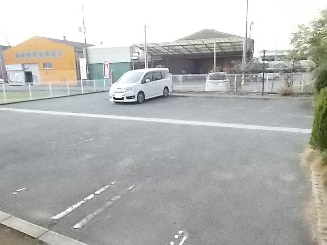 ドゥージャンの駐車場