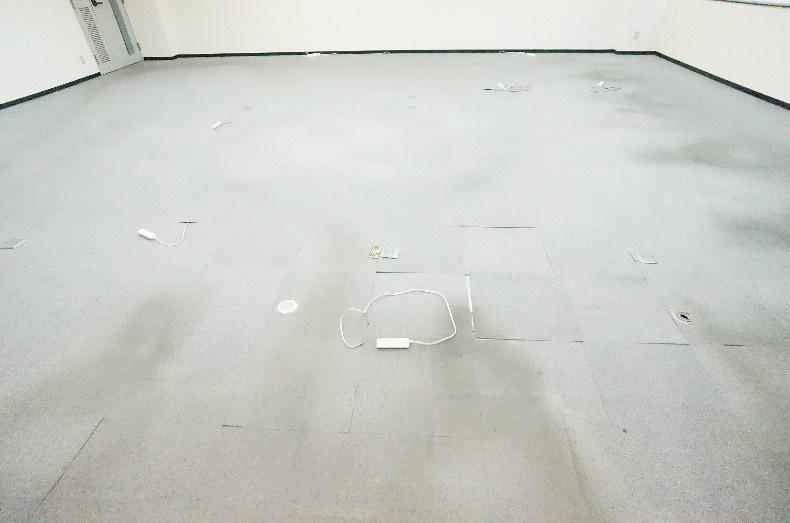 栗東市手原５丁目の事務所の内装|室内です