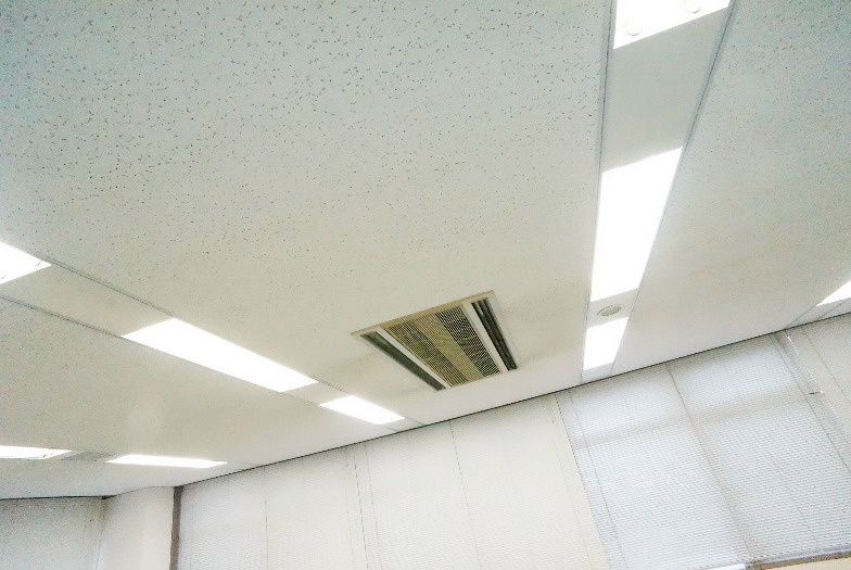 栗東市手原５丁目の事務所の内装|室内です