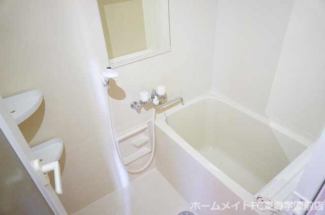 菊池郡菊陽町大字津久礼のアパートの浴室