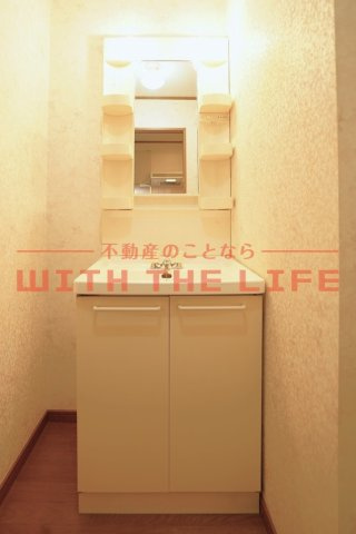 ドリームハウスⅢ【キャッシュバック対象物件】の独立洗面台|独立洗面台、朝の身支度には欠かせません