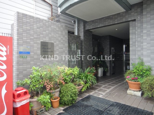 レディースパインヒル北梅田のエントランス|エントランスです